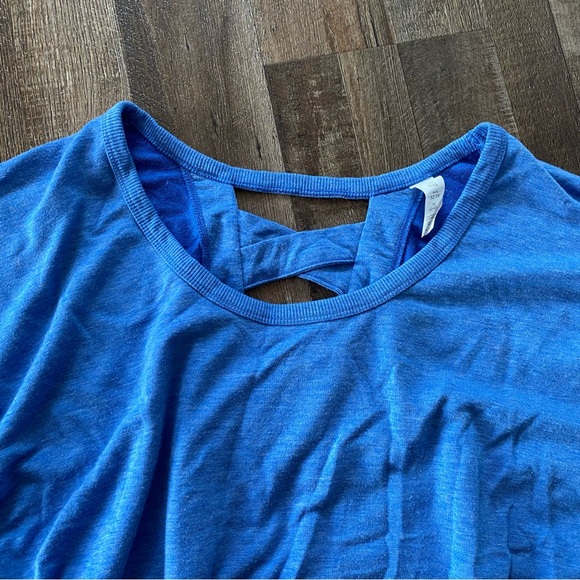 Balance Collection Open Latter Back Long Sleeve Sweatshirt - Picture 8 of 9